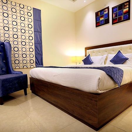 Hotel Rk Grande Ludhiana Værelse billede