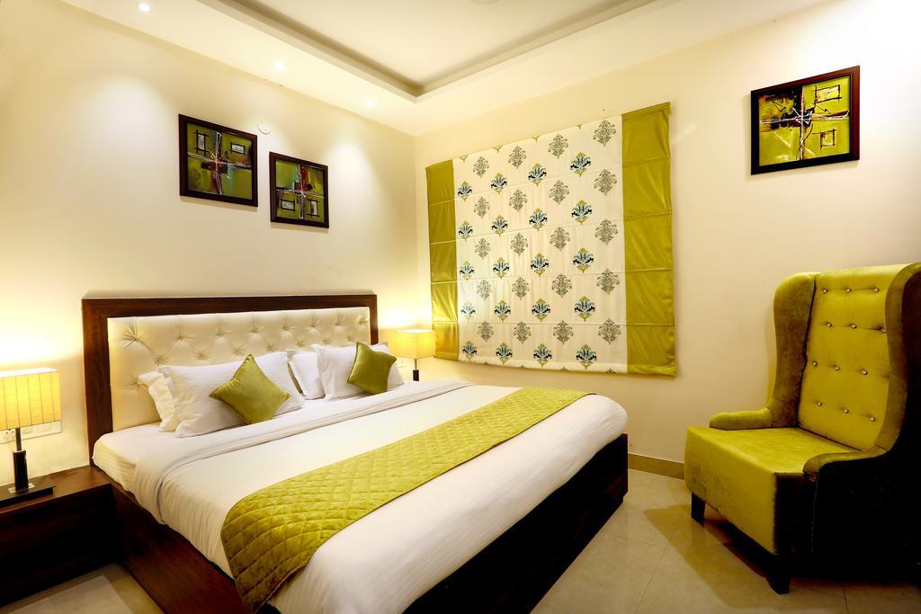Hotel Rk Grande Ludhiana Værelse billede