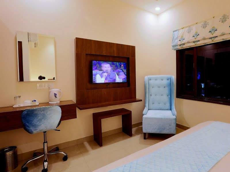 Hotel Rk Grande Ludhiana Eksteriør billede